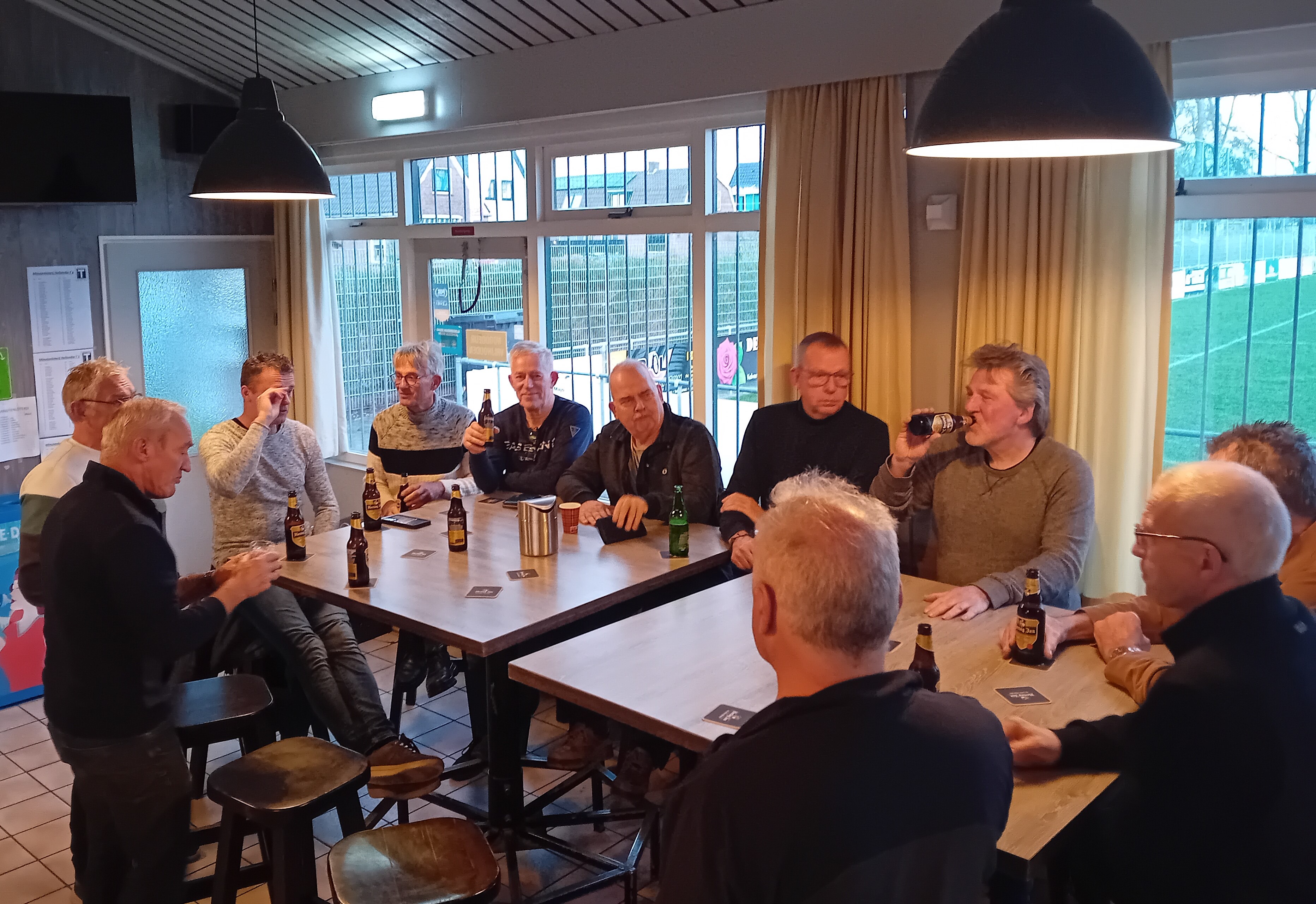 Walking Football-mannen Hollandia T proosten op zeer geslaagd 2024