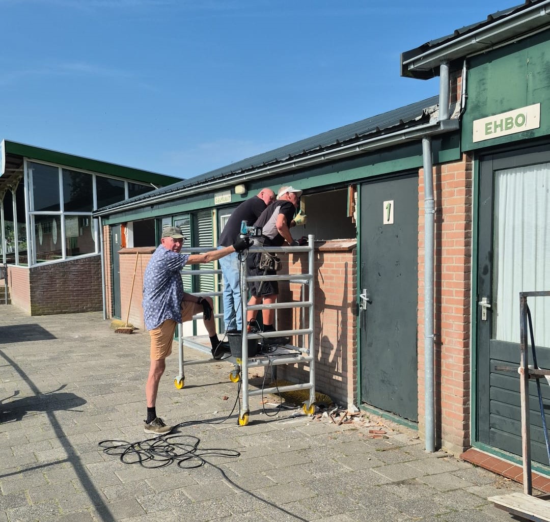 Renovatie en verduurzaming clubgebouwen Hollandia T volop op schema