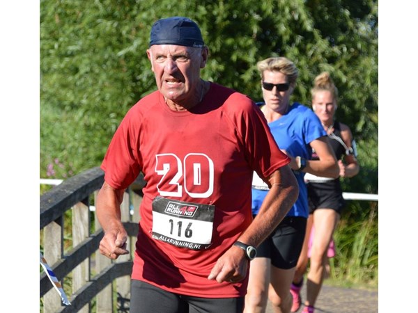 37111437_1977482852315722_3999772003312599040_n